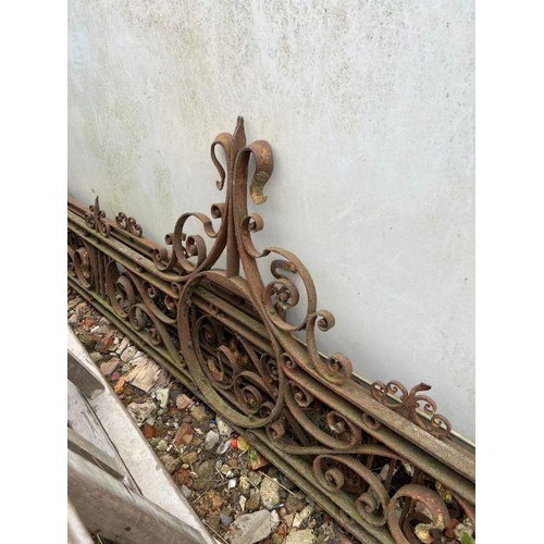 275 - Reclaimed metal scrolling iron work panels (W270cm X 2 W440cm X1)