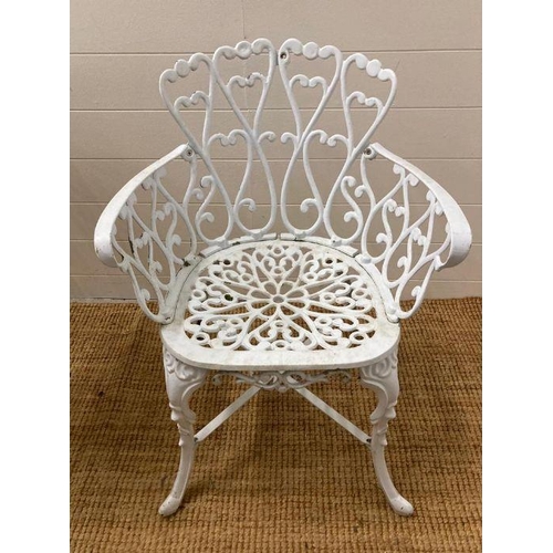 302 - A white painted garden bistro set