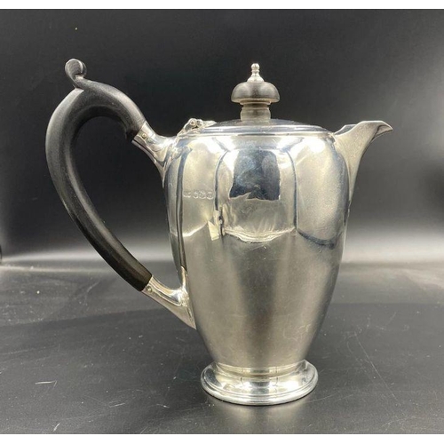 400 - A silver coffee pot, by Mappin & Webb, hallmarked for Sheffield 1940 (Approximate Total Weight 390g)