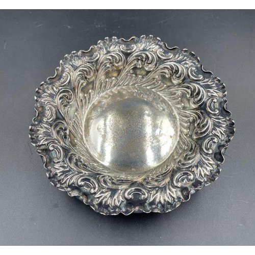 402 - A silver bowl, hallmarked for Sheffield  marked to base Z Barraclough & sons, approximate total weig... 