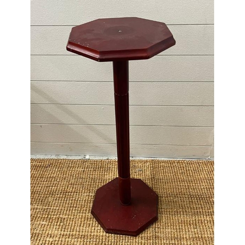 43 - A contemporary red lacquered plant stand (H80cm)