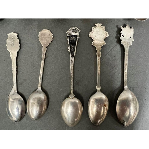 437 - A selection of collectable teaspoons, some silver