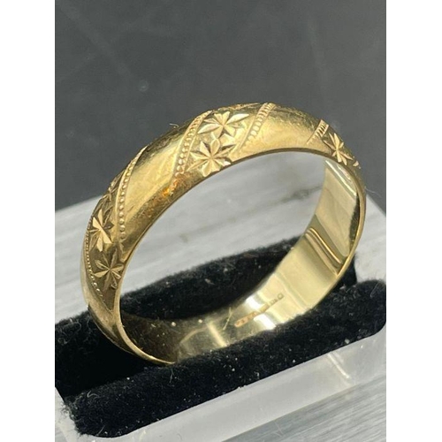 472 - A 9ct gold wedding band (Approximate Total weight 5.6g) Size X