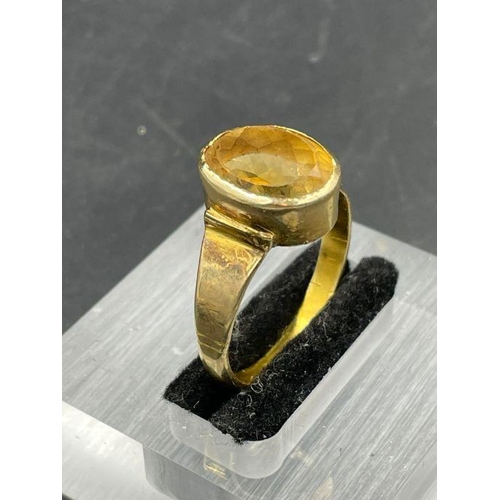 483 - An antique Citrine ring (Stone size 13mm x 9mm approximate) Size Y