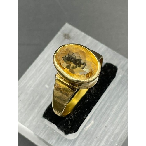 483 - An antique Citrine ring (Stone size 13mm x 9mm approximate) Size Y