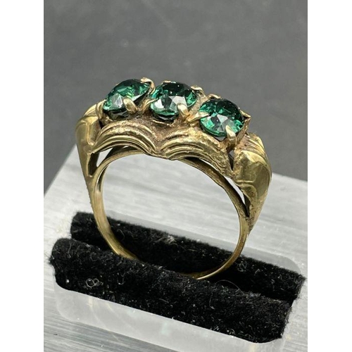 499 - An antique emerald emerald ring (Approximate Total weight 3.7g) Size N