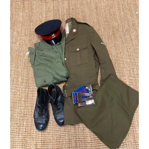 582 - An English Infantry military uniform