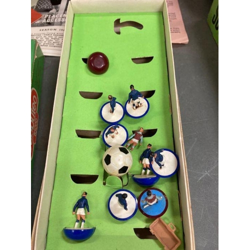 712 - A selection of vintage Subbuteo figures and games AF