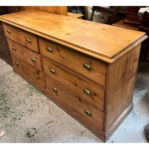 193 - A large pine kitchen unit comprising of six large drawers (H94cm W184cm D57cm)