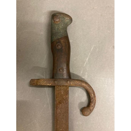 654 - A Late 19th Century French bayonet