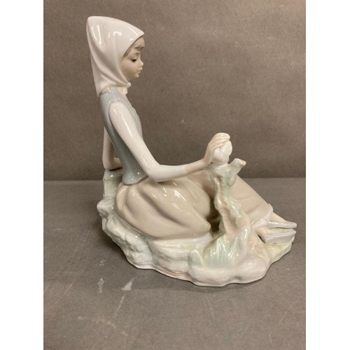 68 - Shepherdess with Dove. Lladro. Designed by Vincente Martinez. #4660. Marked Lladro Made in Spain o... 