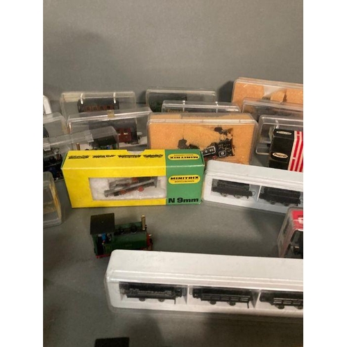 894 - A selection of model railway engines and rolling stock