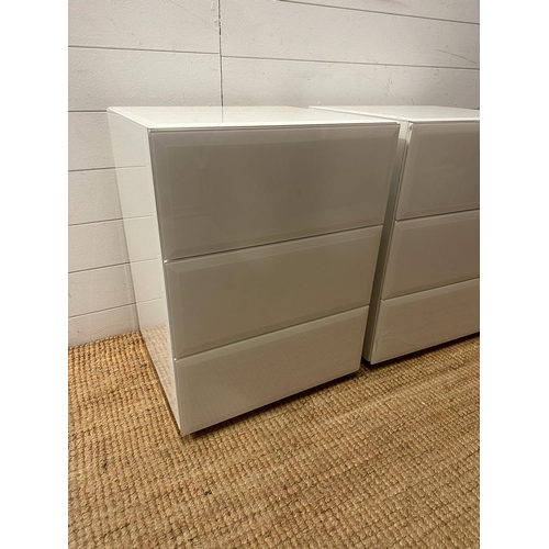 106 - A pair of contemporary white three drawer soft close bedside tables AF Height 51 40x46