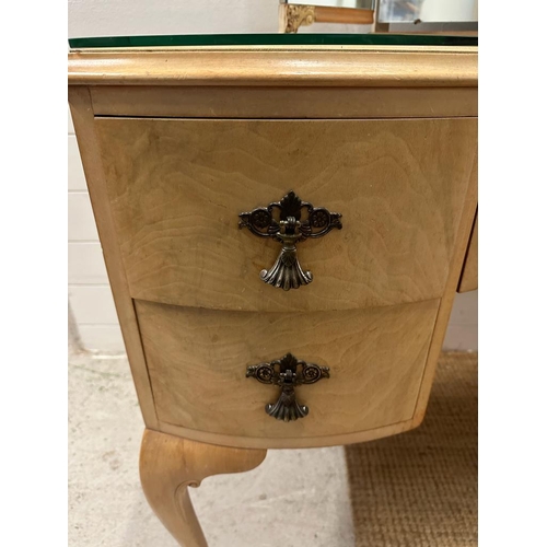 240 - An art deco style dressing table on cabriole legs with glass top and folding vanity mirror. Table he... 