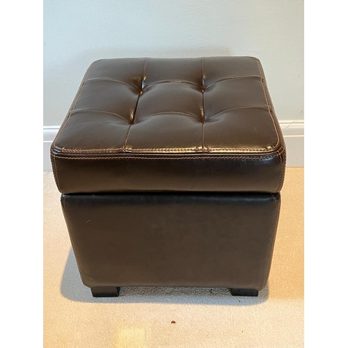 32 - A pair of cube leather foot stools with button top (SQ40cm)