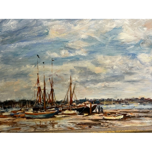 368 - A contemporary oil on canvas of an estuary scene (70cm x 52cm)