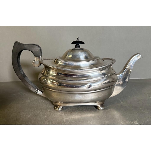 446 - A three piece hallmarked silver tea set to include teapot, milk jug and sugar bowl (Approximate tota... 