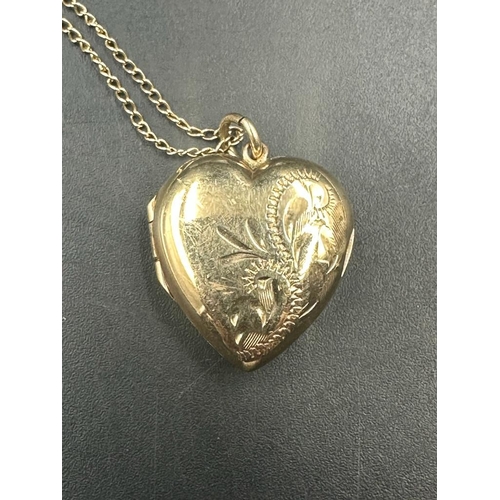 476 - A 9ct gold locket on chain, locket total weight 2.3g