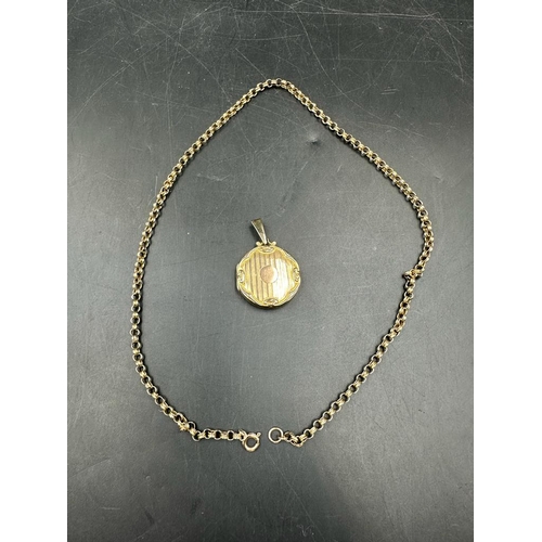 477 - A 9ct gold necklace (Approximate weight 6.5g) with a 9ct gold front and back locket (Approximate tot... 