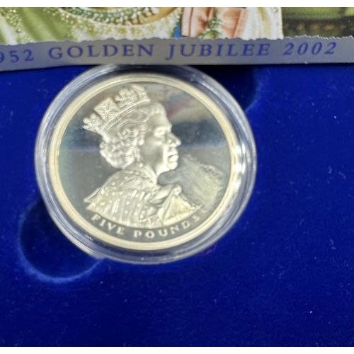 514 - A Royal Mint 2015 £50 Britannia silver coin, 2015 Buckingham Palace £100 silver coin, A silver Golde... 