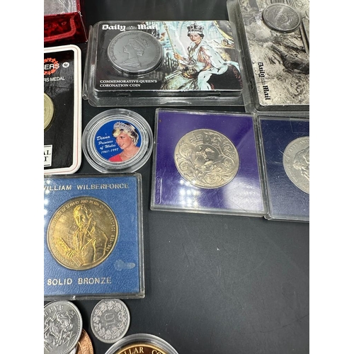 515 - A selection of collectable coins, packs and loose coins