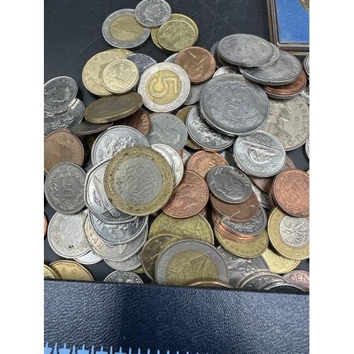 515 - A selection of collectable coins, packs and loose coins