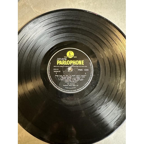 685 - A vinyl copy of The Beatles 