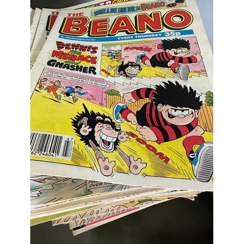 736 - A Large quantity of Beano comics, various ages