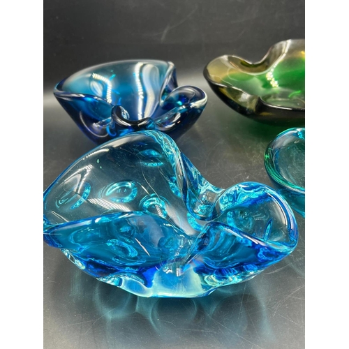 364 - Six Murano and Czech pinch Art glass bowls (W15cm)