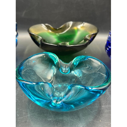 364 - Six Murano and Czech pinch Art glass bowls (W15cm)