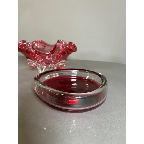 372 - Three pieces of pink/cranberry Art glass