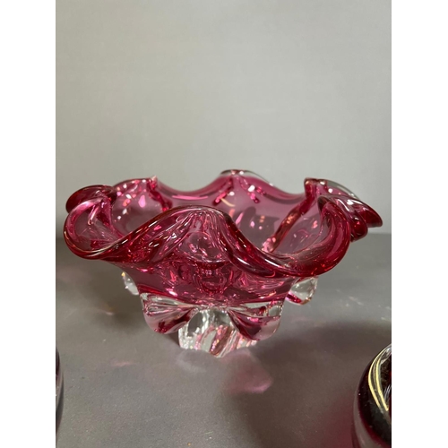 372 - Three pieces of pink/cranberry Art glass