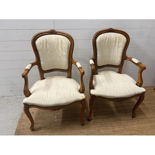 39 - A pair of Louis style chairs