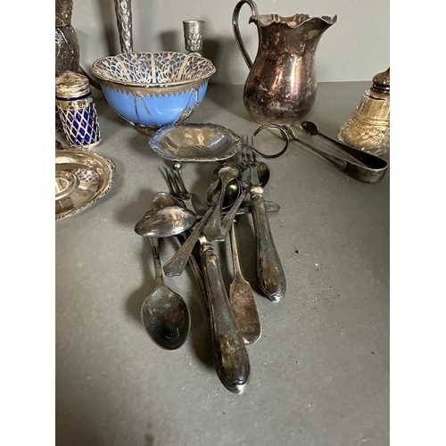 431 - A selection of silver plate and white metal items