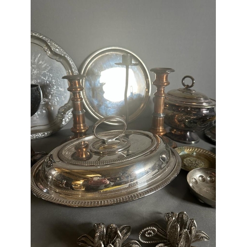 432 - A selection of mixed metal items to include candle sticks, goblets and platters