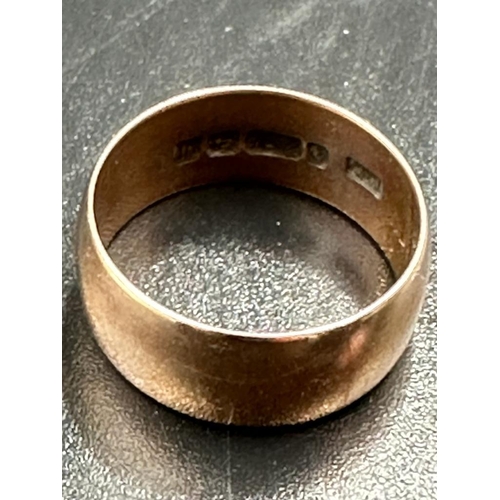 445 - A 9ct gold wedding band (Approximate Total Weight 5g)