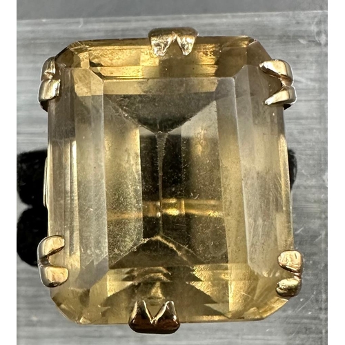 447 - A 9ct set citrine cocktail style ring