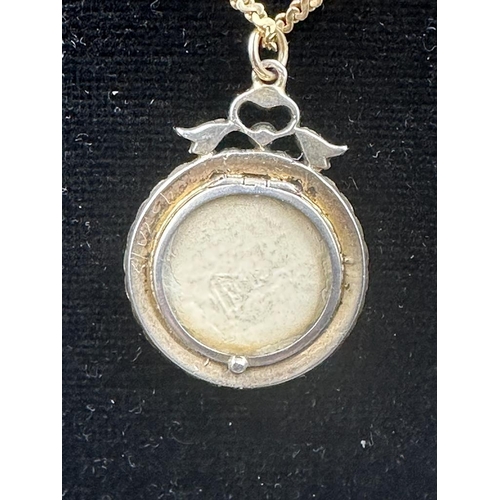 456 - A pendant on an 18ct gold, marked 750, necklace approximate total weight 6.9g