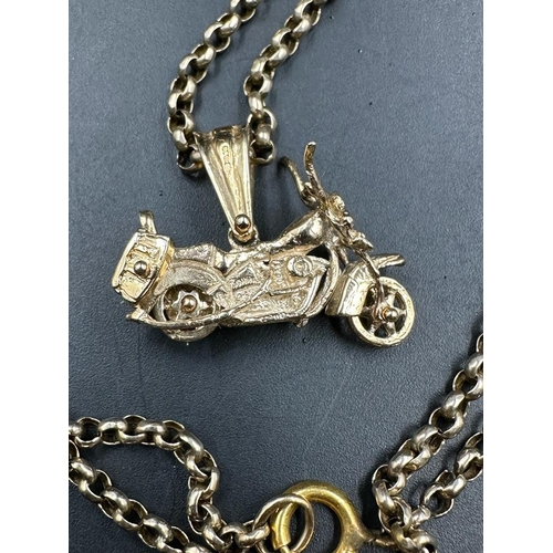 470 - A 9ct gold motorbike pendant on 9ct gold chain