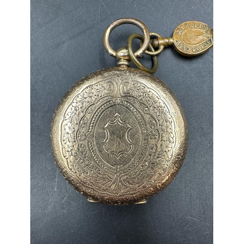 512 - A 14ct gold cased ladies pocket watch