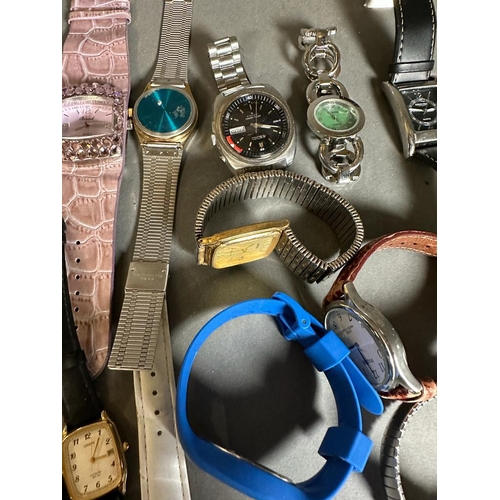 529 - A selection of twenty wristwatches, various styles and makers.