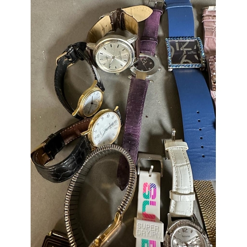 529 - A selection of twenty wristwatches, various styles and makers.