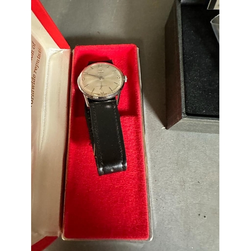 532 - A selection of seven boxed watches to include Swatch, Accurist, Limit etc.