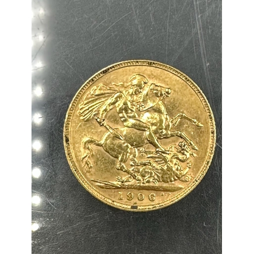 563 - A 1906 gold sovereign