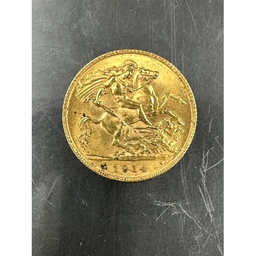 565 - A 1914 gold half sovereign