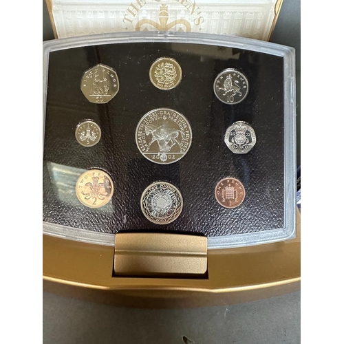 592 - Coins Commemorative sets: 2007 Diamond wedding Crown, 2007 United Kingdom Brilliant Uncirculated coi... 