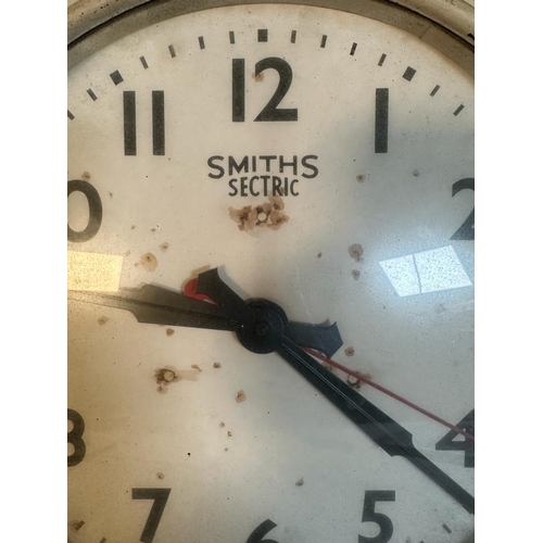 599 - A Mid Century Smiths Sectric shop clock AF