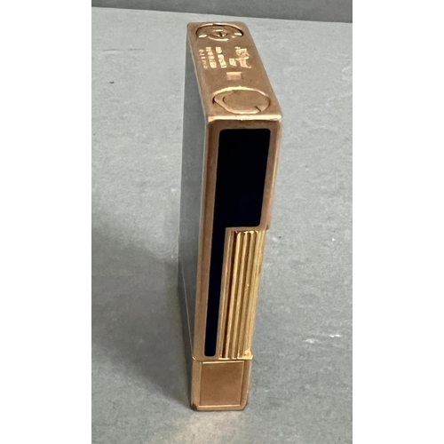 660 - A Dupont gas lighter