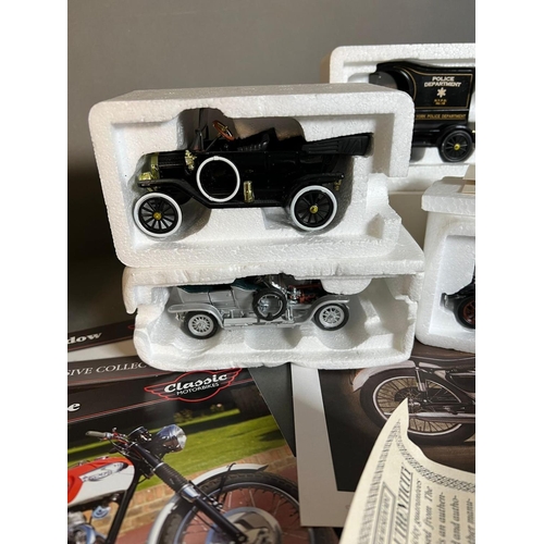 750 - A selection of Diecast cars and motorbikes