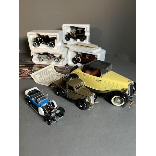 750 - A selection of Diecast cars and motorbikes